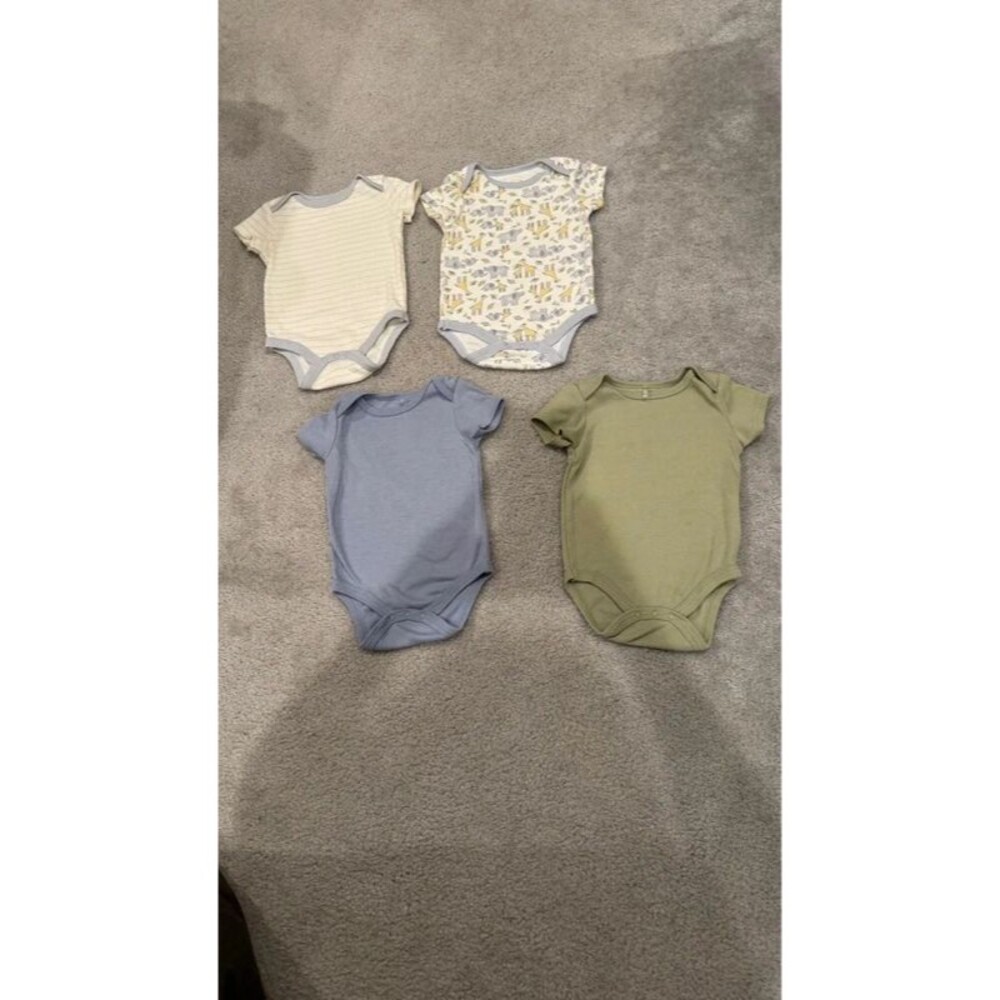 Kyle & Deena 6-9 months bodysuits onesies unisex